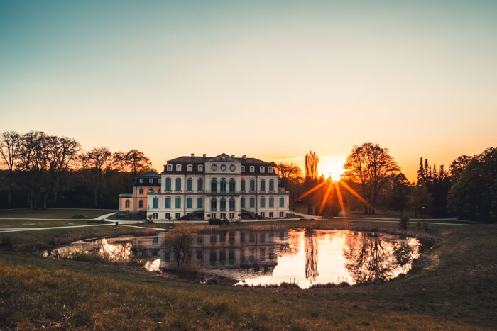 Sonnenuntergang am Schloss Wilhelmsthal im Frühling 2020