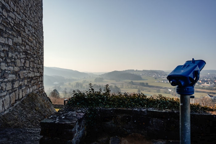 Fernglas an der Kugelsburg