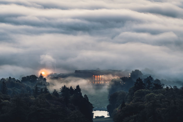 Schloss Wilhelmshöhe im Nebel